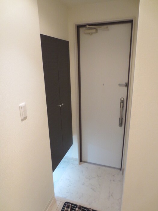 物件内観写真7　(玄関)
