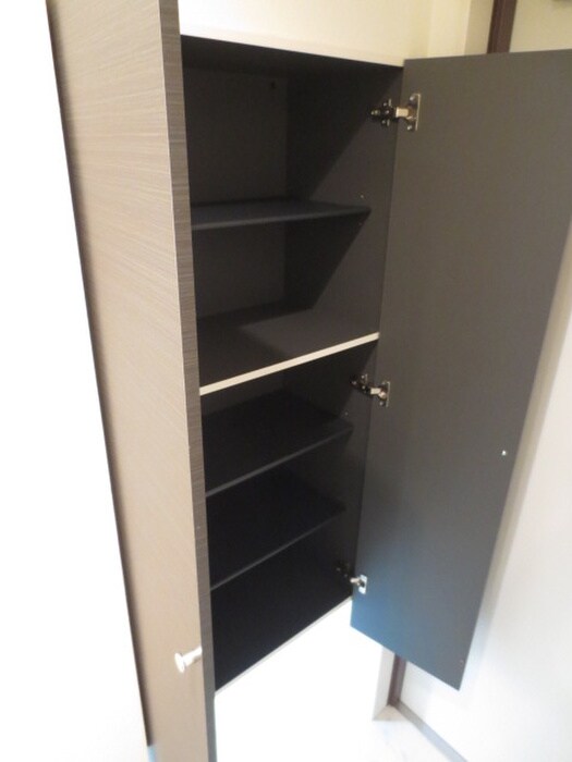 物件内観写真8　(靴箱)