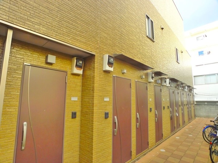 物件外観写真4　(駐輪場)