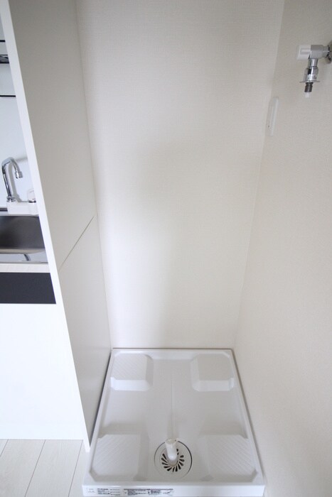 物件内観写真10　(洗濯機置場)