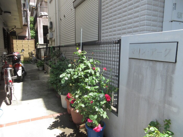 物件外観写真4　(エントランス部分)