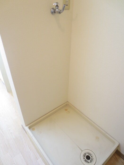 物件内観写真11　(洗濯機置場)