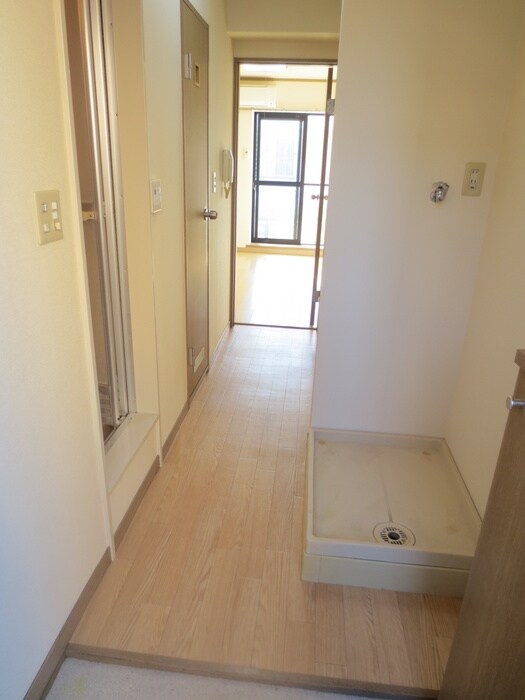 物件内観写真15　(玄関)