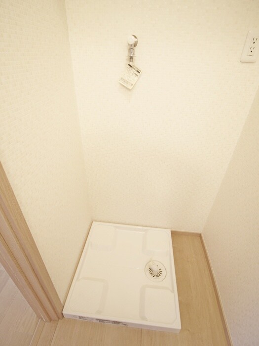 物件内観写真16　(洗濯機置場)