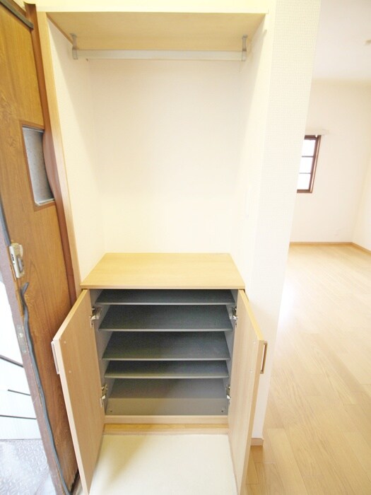 物件内観写真17　(靴箱)