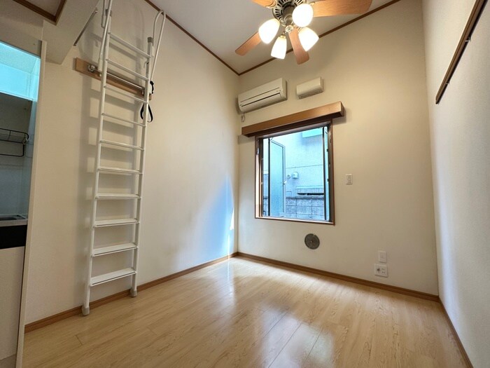 物件内観写真9　(居室)