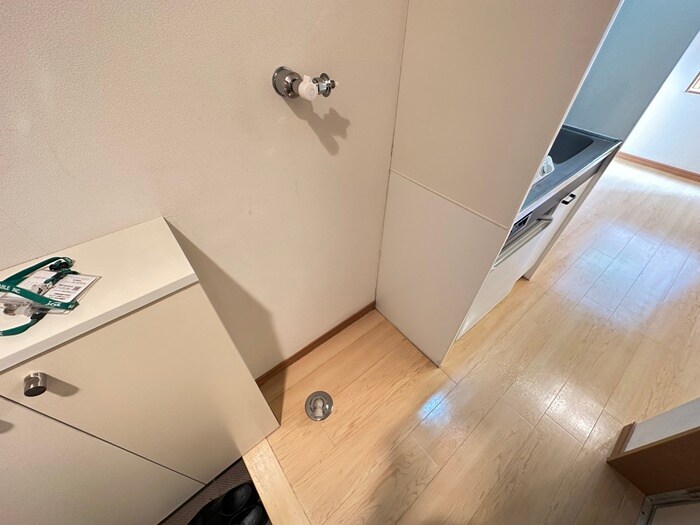 物件内観写真14　(洗濯機置場)