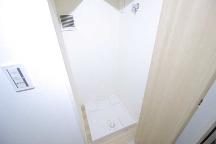 物件内観写真15　(洗濯機置場)