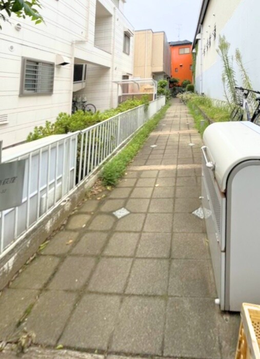 物件外観写真4　(エントランス部分)