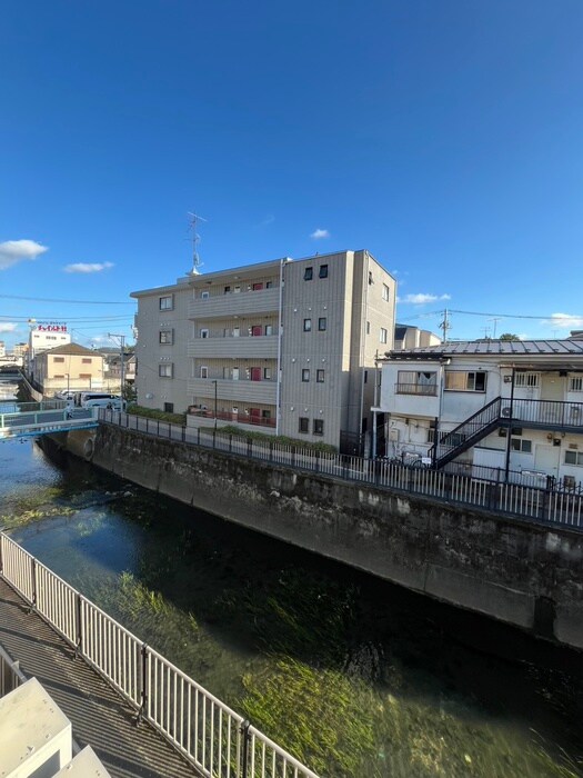 物件内観写真16　(室内からの展望)