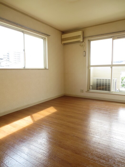 物件内観写真3　(居室)