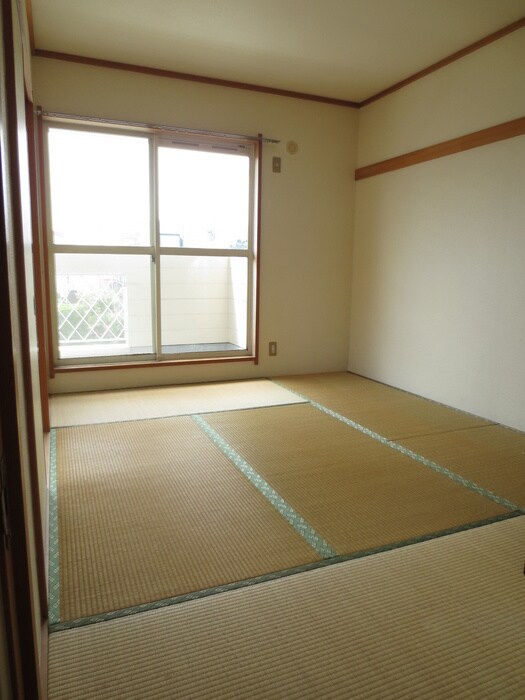 物件内観写真4　(居室)