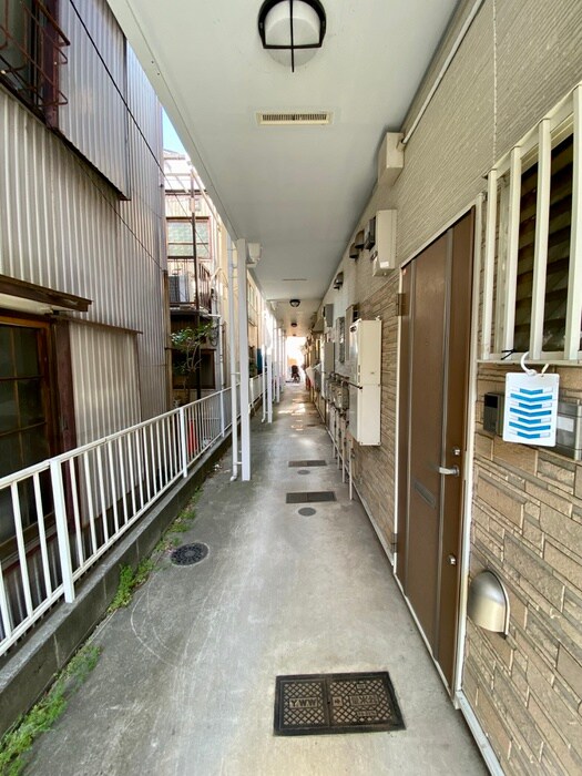 物件外観写真5　(エントランス部分)