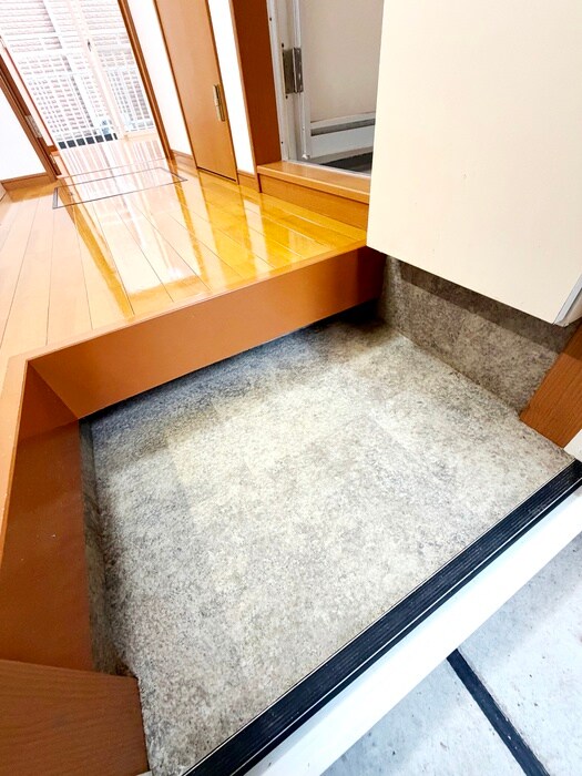 物件内観写真15　(玄関)