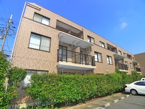 ファミーユ緑が丘A棟外観写真