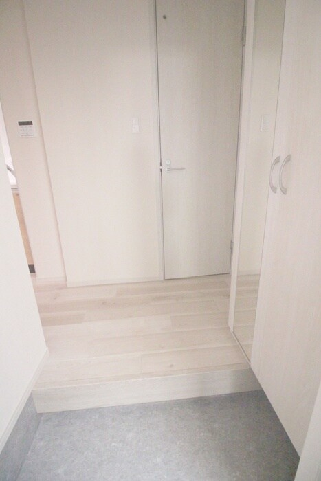 物件内観写真17　(玄関)