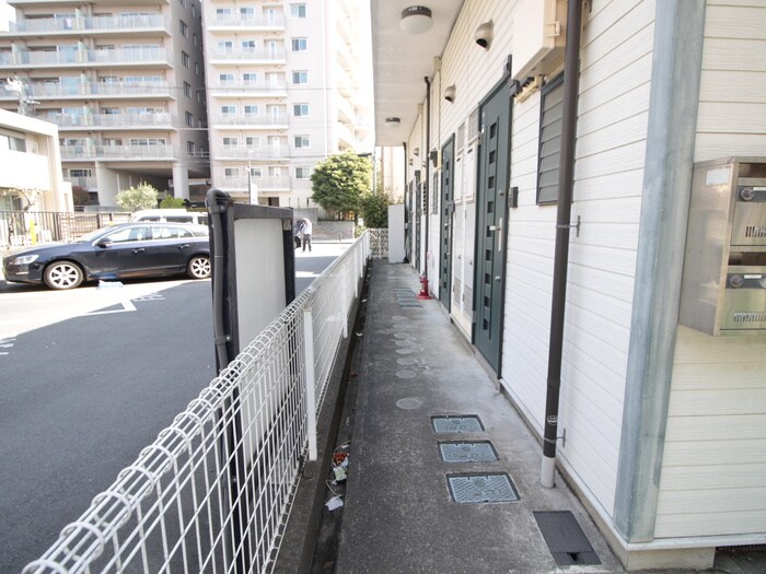 物件外観写真4　(エントランス部分)