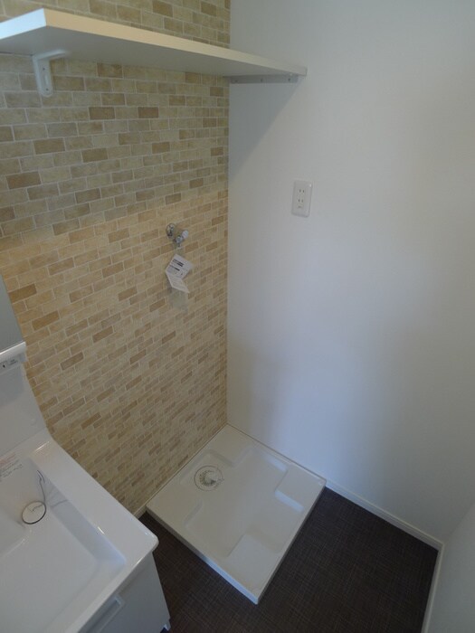 物件内観写真13　(洗濯機置場)