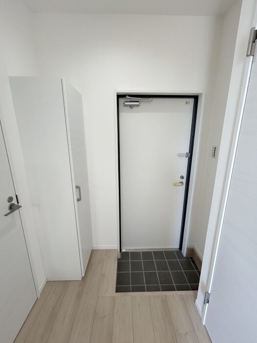 物件内観写真15　(玄関)