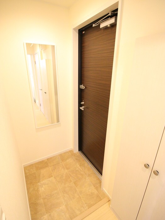 物件内観写真15　(玄関)