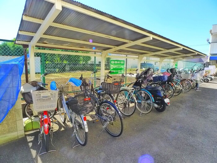 コ－ポジュンの駐輪場