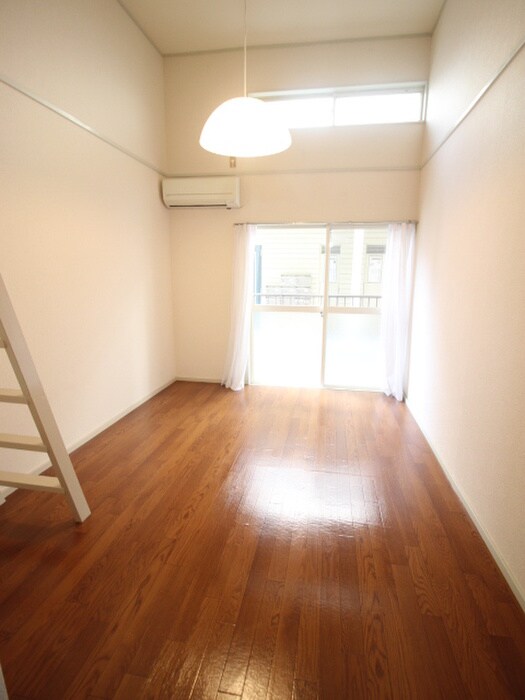 物件内観写真4　(居室)