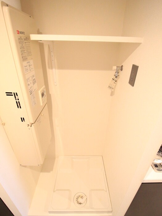 物件内観写真12　(洗濯機置場)