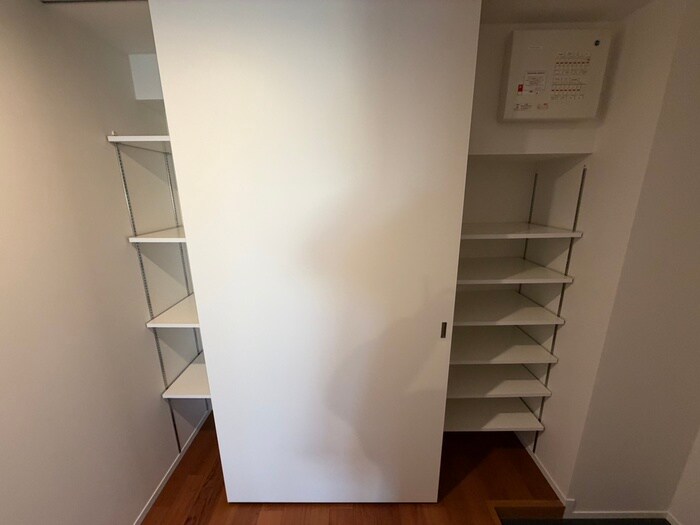 物件内観写真5　(靴箱)