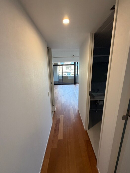 物件内観写真6　(廊下)