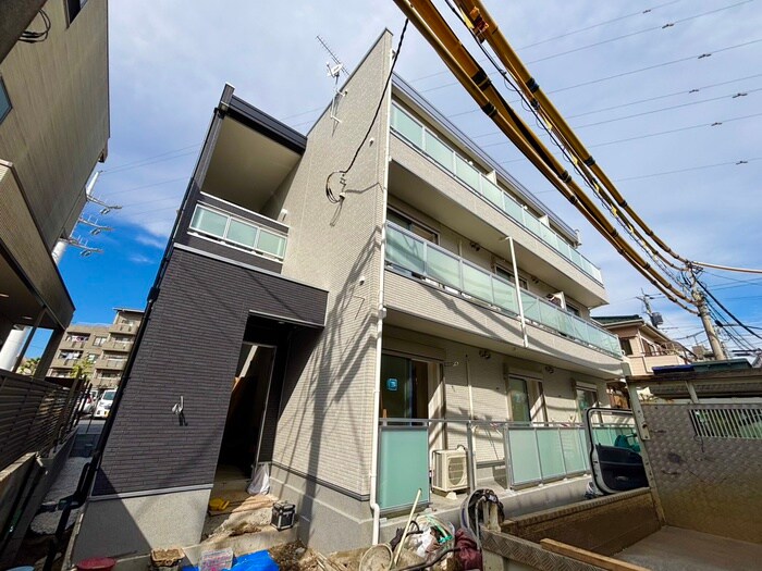 物件外観写真2　(建築中)