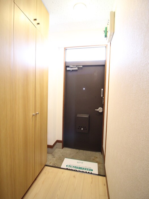 物件内観写真7　(玄関)