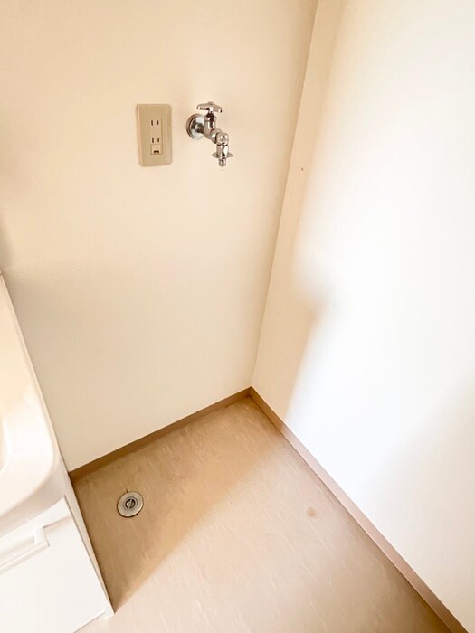 物件内観写真18　(洗濯機置場)