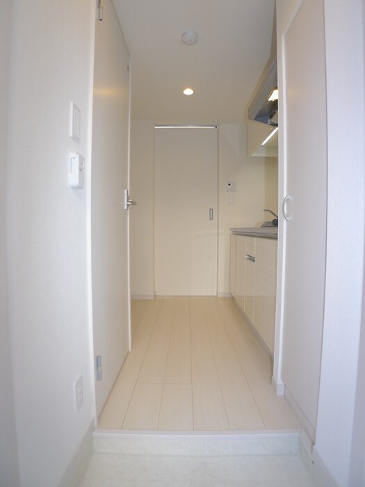 物件内観写真7　(玄関)