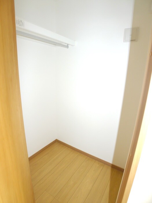 物件内観写真16　(収納)
