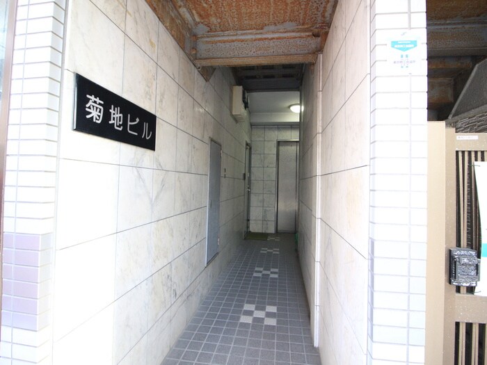 物件外観写真5　(エントランス部分)