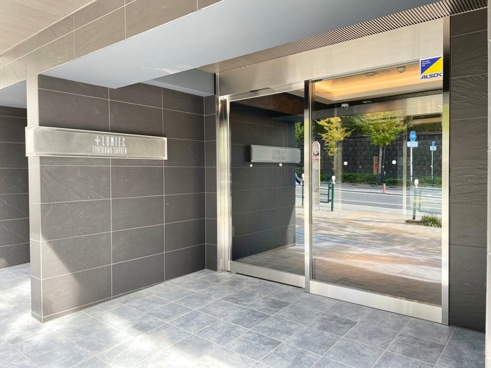 物件外観写真3　(エントランス部分)