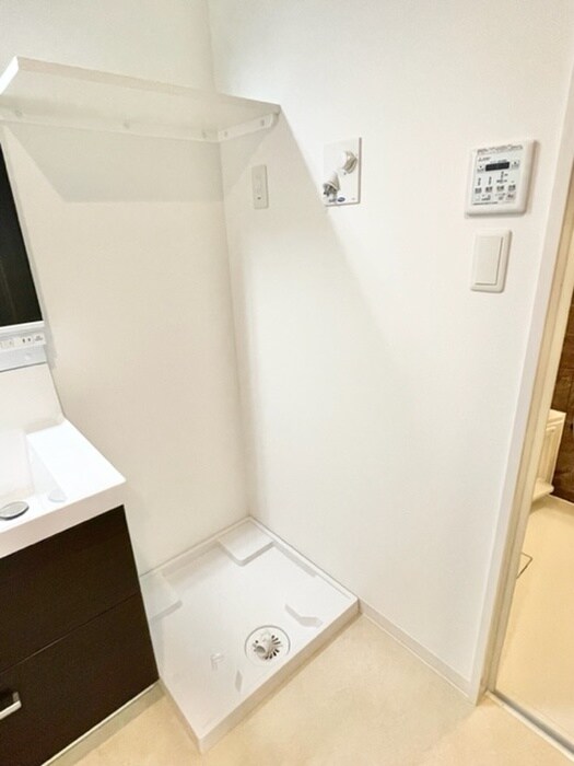 物件内観写真14　(洗濯機置場)