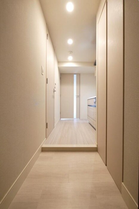 物件内観写真7　(玄関)