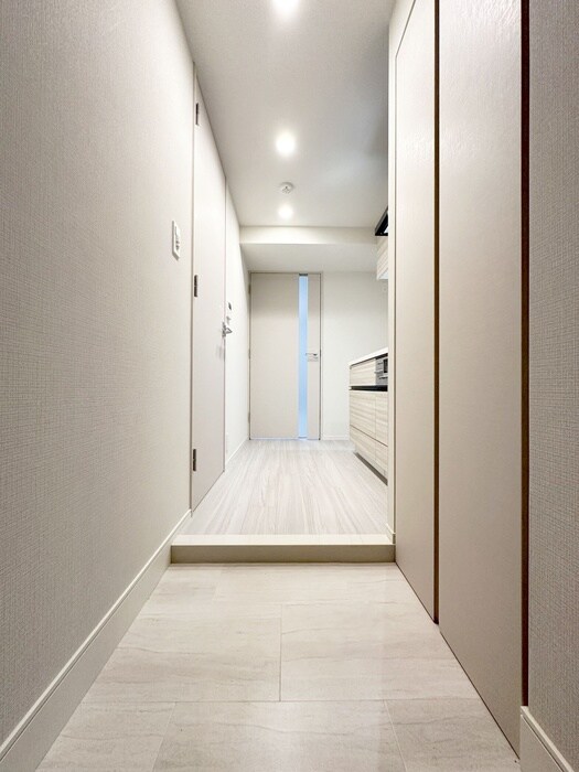 物件内観写真7　(玄関)