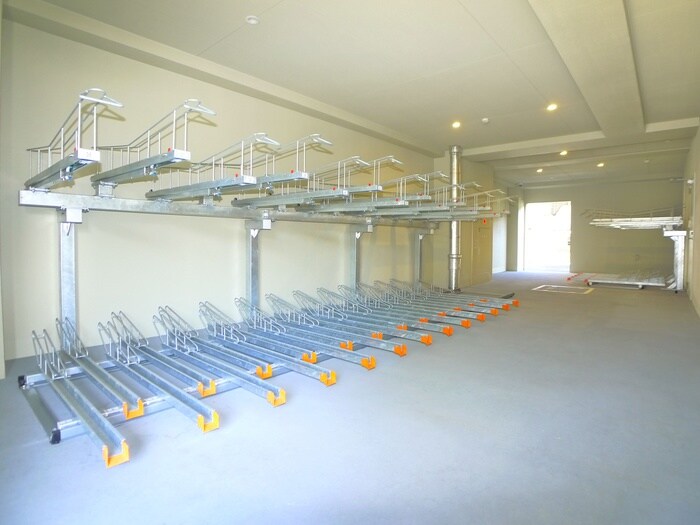 物件外観写真4　(駐輪場)