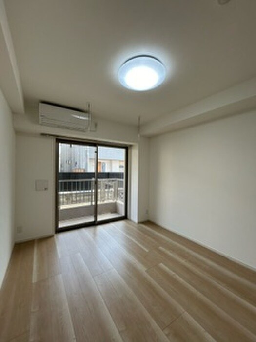 物件内観写真10　(室内からの展望)