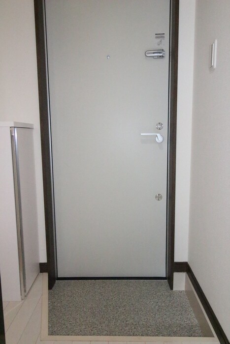 物件内観写真10　(玄関)