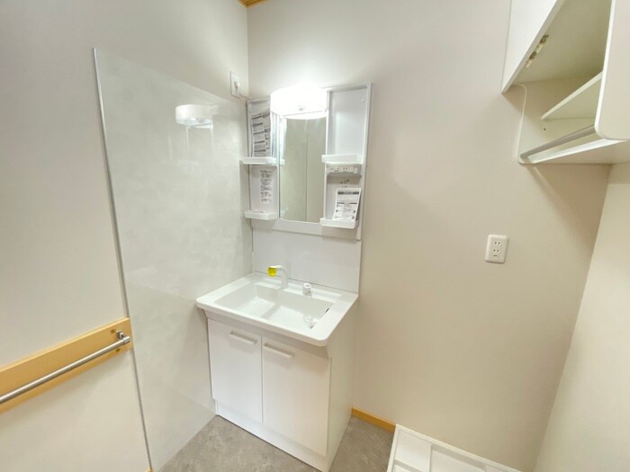 物件内観写真12　(洗面)