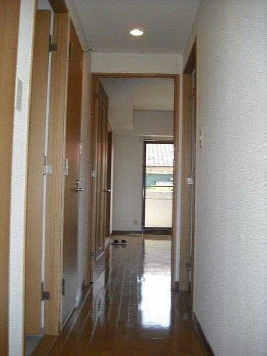 物件内観写真9　(廊下)