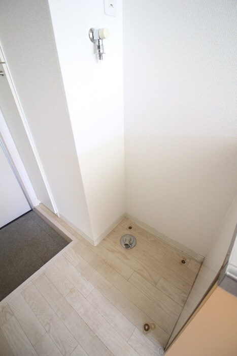 物件内観写真12　(洗濯機置場)