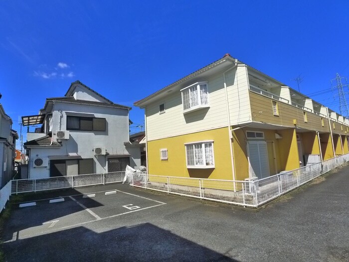 物件外観写真5　(駐車場)