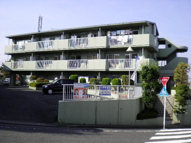 物件外観写真6　(エントランス部分)