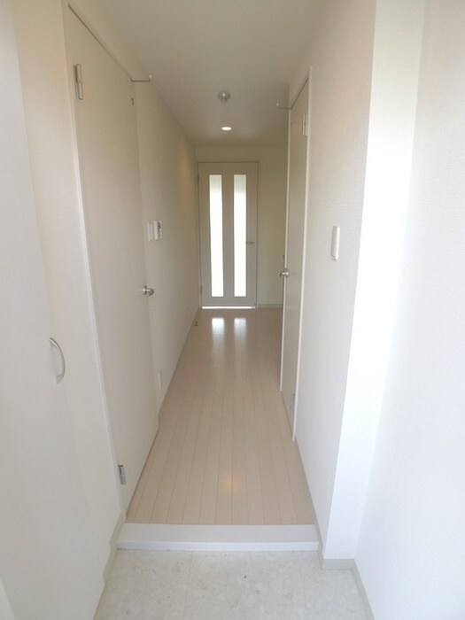 物件内観写真16　(玄関)