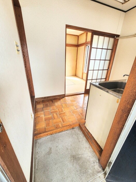 物件内観写真11　(玄関)