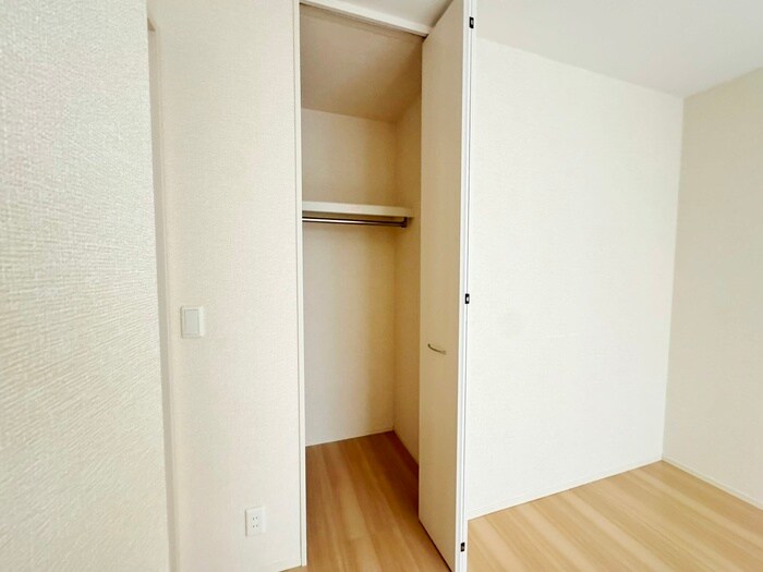 物件内観写真12　(収納)